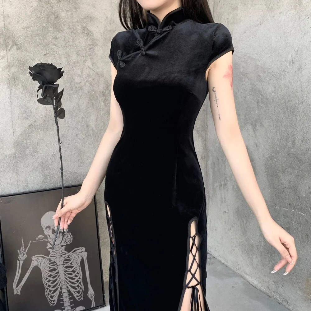Чисто черный женский Чонсам в национальном стиле в стиле ретро, Лето 2024, Новый стиль, темперамент с разрезом, тонкое и красивое платье
