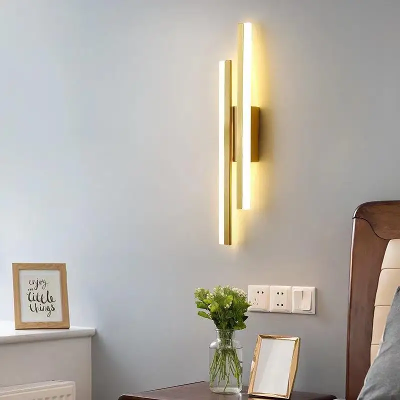 Настенный светильник в длинную полоску, роскошная творческая комната, прикроватная лампа для спальни, простая современная настенная лампа для телевизора в скандинавском стиле в гостиной